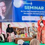 Dosen Institut Bakti Nusantara Jadi Narasumber Seminar “Be Your Self” di STEBI Tanggamus, Perkuat Sinergi Antar Kampus