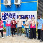 Peduli Dampak Erupsi Anak Krakatau, Anggota DPD RI Almira Nabila Fauzi Salurkan Masker untuk Civitas Akademika IBN